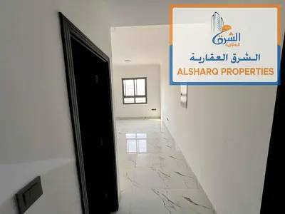 تاني ساكن _غرفه ماستر _خزائن بالحائط _موقع مميز _تشطيبات حديثه _بلكونه اطلاله مفتوحه _سهل لمخرج الشارقه ودبي