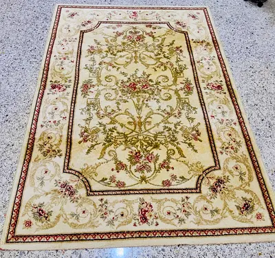 2 Classic floral area rugs - cream, beige and rose tones 225cm x 160cm