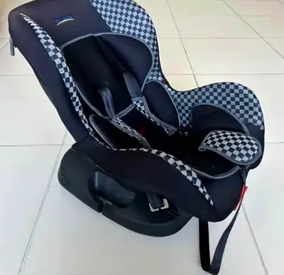 Black & Grey Checkered Safety Baby Car Seat / Toddler Seat