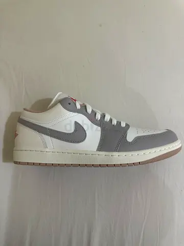 White and Grey Low-Top Sneakers (Men's) - Excellent Condition