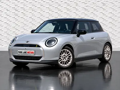 2025 MINI COOPER SE | SINGLE ELECTRIC MOTOR 215 HP | FWD | GCC | AGENCY WARRANTY + SERVICE