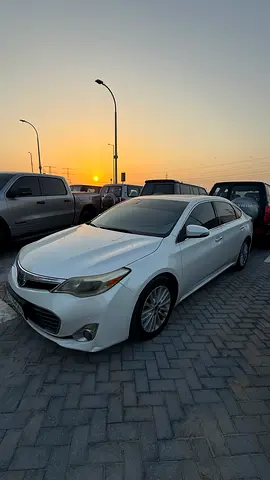 2013 Toyota AVALON photo 2