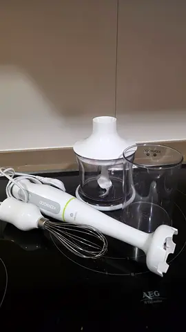 Hand blender set with chopper and whisk - gently used