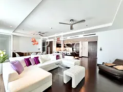 Stylish 1BR | Fully Furnished | Mall District View