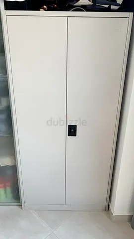 Large Lockable Storage Cabinet – 4 Shelves – 90×46×183 cm