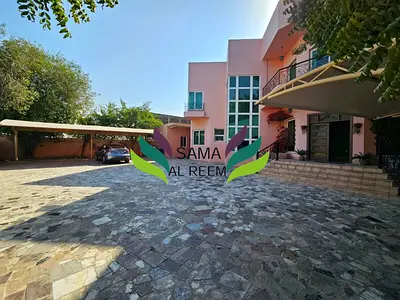 Spacious Commercial villa| Garden | Prime Location
