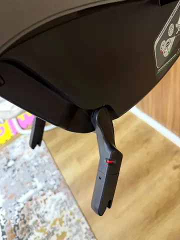 Infant Car Seat Base (used) - sturdy latch and release handle