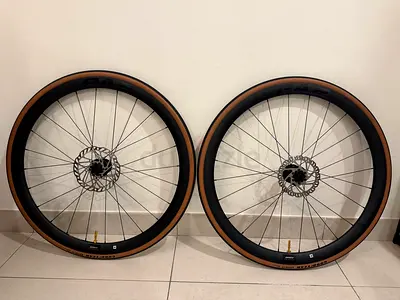 Giant P-A2 Disc Tubeless Wheelset – Goodyear Tyres, Rotors & Peaty’s Valves. **Good Confition**