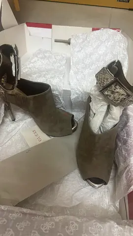 Guess taupe suede open-toe ankle booties with buckle - size 37