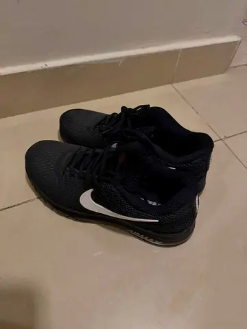 Used black Nike Air Max men's sneakers, size 41