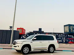 2020 Toyota LAND CRUISER
