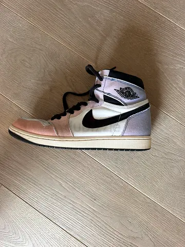Air Jordan 1 Mid lightly used, size 44