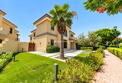Exceptional Golf-Course Villa | High-End Finishes