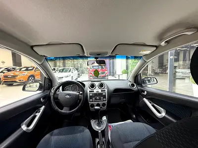 2015 FORD FIGO 照片 7