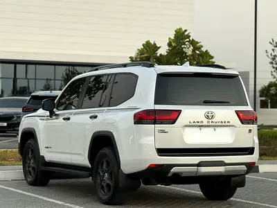 2023 Toyota LAND CRUISER — миниатюра 12