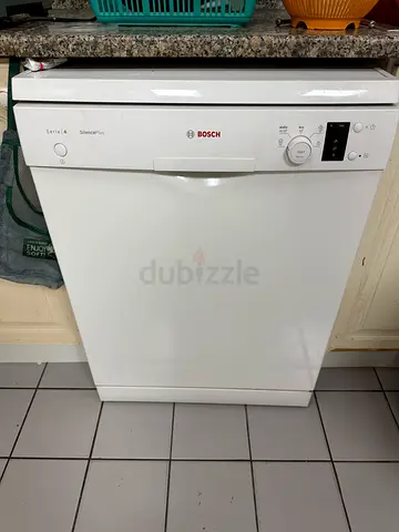 Bosch freestanding dishwasher - white, good working condition Pickup on 7th November