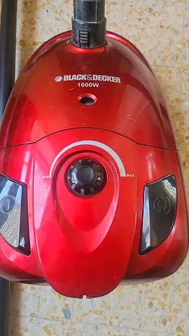 Black & Decker 1600W Vacuum Cleaner - Good Working Condition