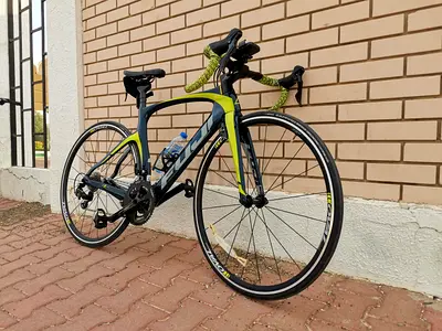Fuji road bike carbon