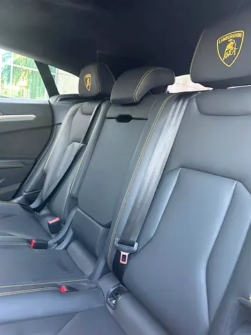 صورة 8 لـ 2019 Lamborghini URUS