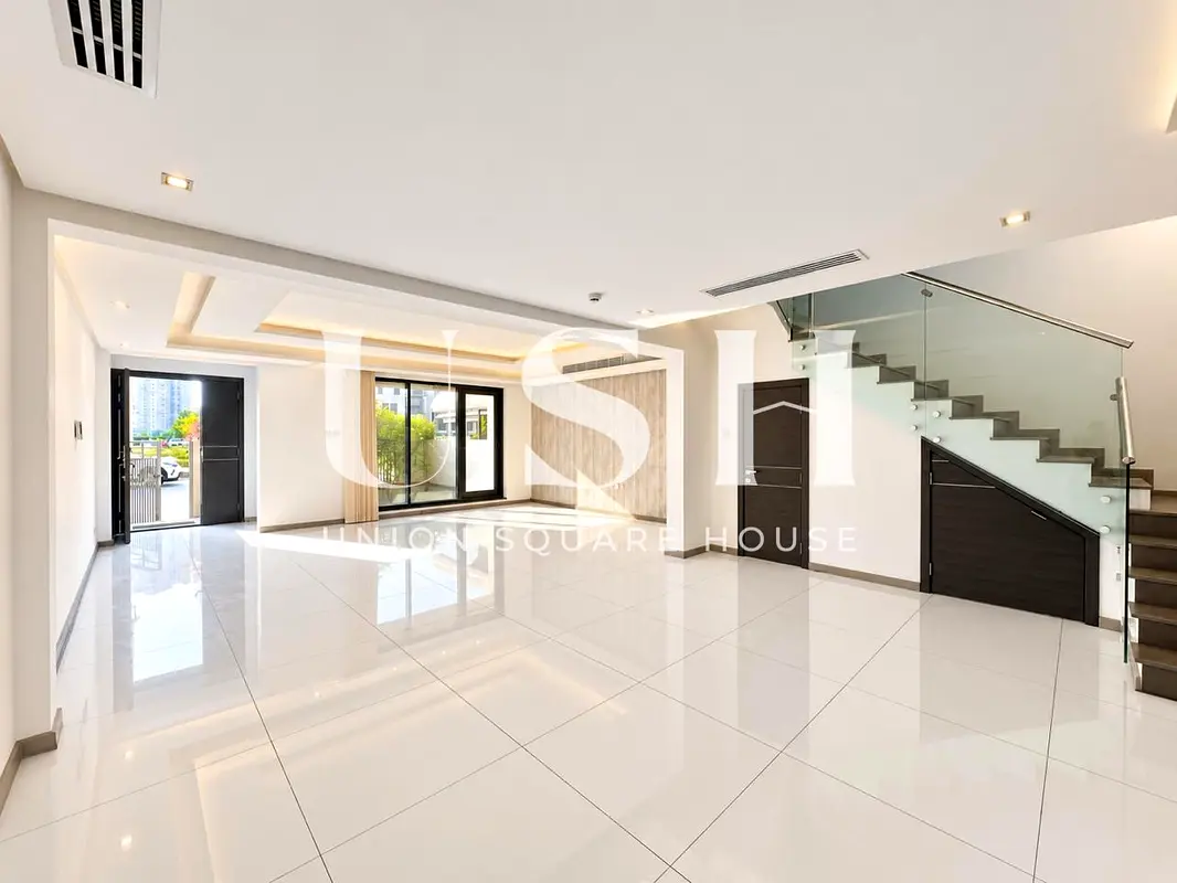 Amazing | Luxury Living | Vacant Now