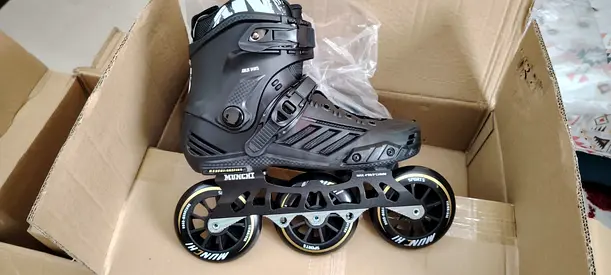 Men's/Unisex Inline Skates (3-wheel) - Like New
