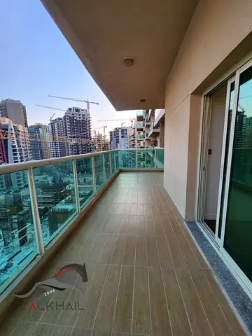 Upgraded 1 BR / Vacant Unit / Mid Floor