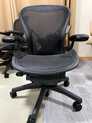 Herman Miller Aeron size B fully loaded