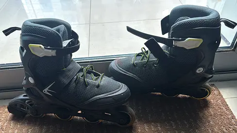 inline rollerblades - size 45, good condition Oxelo brand , used inside house to try to learn only