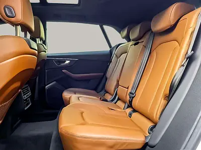 2021 AUDI Q8 — миниатюра 11