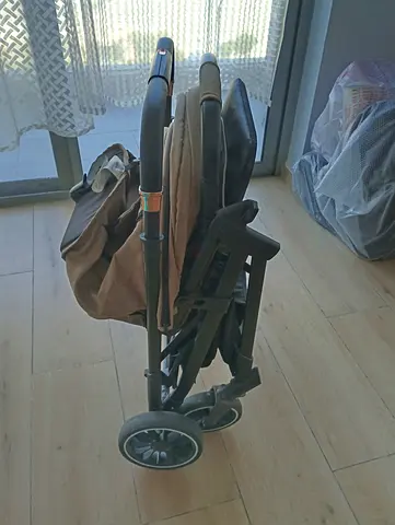 Compact foldable baby stroller - lightweight, easy to carry