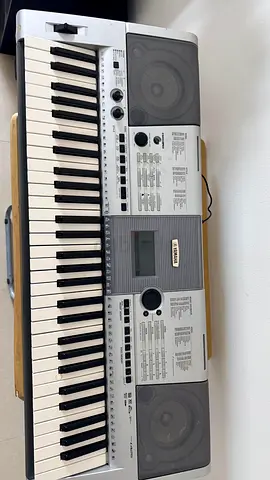 Used Yamaha Portable Keyboard - PSR 1425