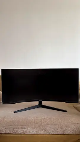 Samsung Odyssey G5 34" Curved Ultrawide Gaming Monitor.