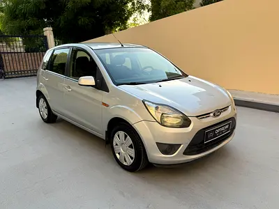 2011 FORD FIGO 照片 2