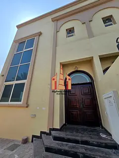All master Room big hall maid room central ac parking spacious 3 bedroom villa just 90k