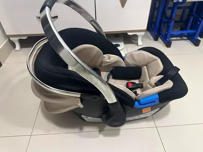 Infant car seat (rear-facing) with base - good condition-never used-mothercare