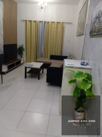🏡 شقة مفروشة بالكامل للإيجار السنوي – غرفة وصالة