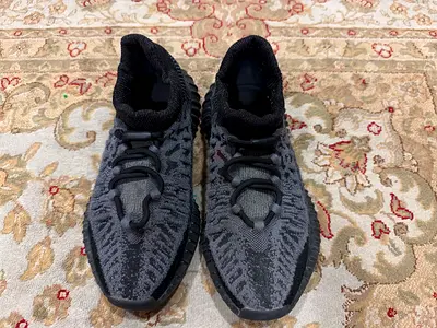 Yeezy 350 V2 Onyx in good used condition. Comfortable, clean, and great for everyday wear