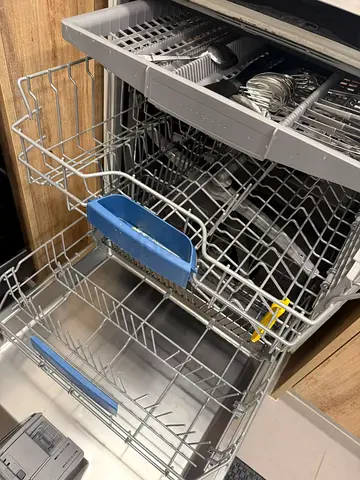 Bosch Built-in Dishwasher - Fully Functional, Good Condition