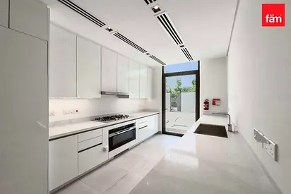 Maid's And Driver Room | Burj Khalifa Views