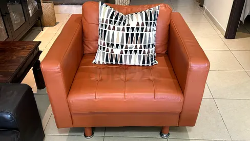 2 x genuine leather luxury office arm chairs in brand new condition