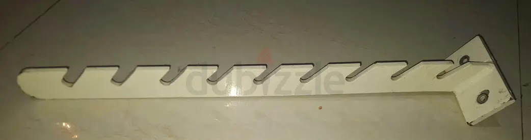 Metal wall mount for cloth