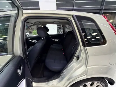 2015 FORD FIGO 照片 6