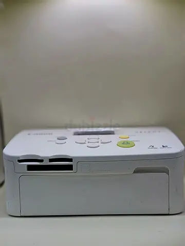 Canon SELPHY CP760 compact photo printer.