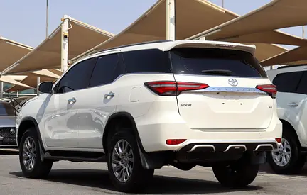 2021 Toyota FORTUNER — фото 5