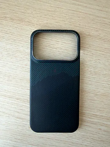Pitaka 17/18 iPhone pro Edge Case