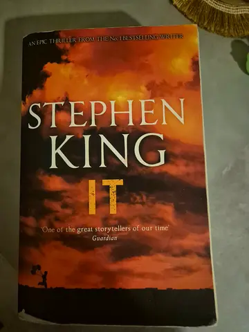Stephen King - IT (Paperback) - Good used condition