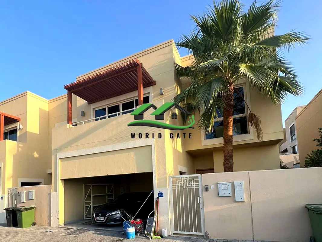 Stunning 4BR + Maid Villa Single Row Vacant Now