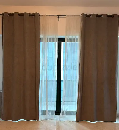 Amazing curtains used for few months like new 
Height 3 M 
Was 2000
Selling 400
Dropped 350