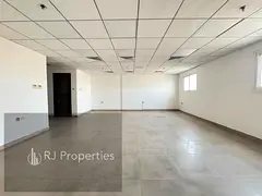 Luxury and very spacious office ready to move very prime location just 37k
