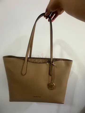 New and Original Michael Kors Arden Large Tote